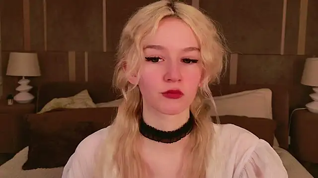 Snapshot of NaomiLoys chatting on March 2025 03:48:02 AM NaomiLoys online show from March 2025 03:48:02 AM