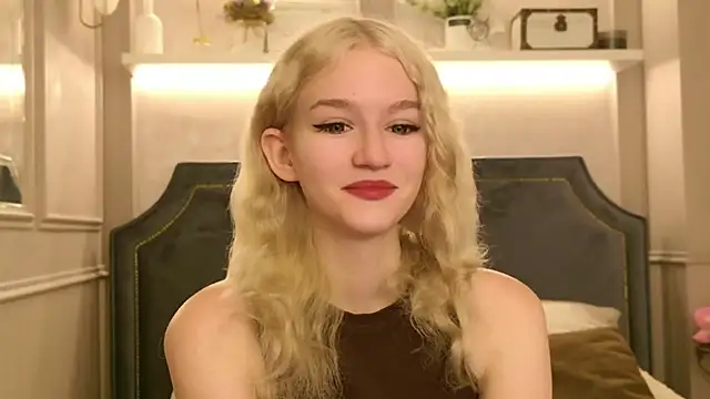 Snapshot of NaomiLoys chatting on September 2025 10:50:01 AM NaomiLoys online show from September 2025 10:50:01 AM