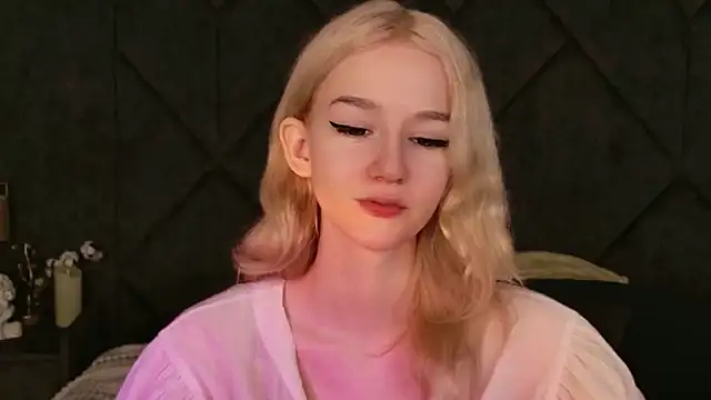 NaomiLoys online show from November 2025 10:54:02 AM