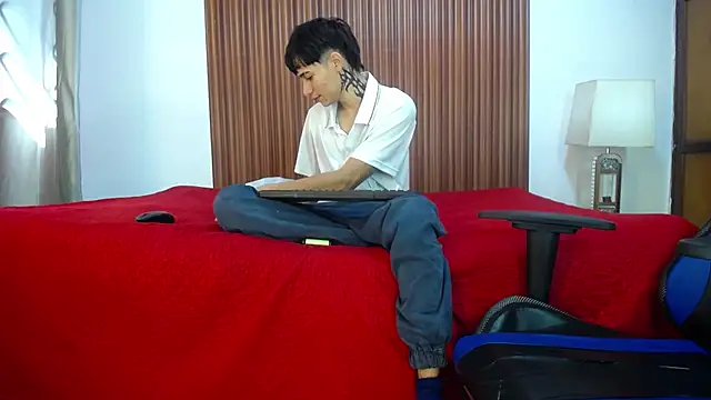 Zacktk7 online show from December 2024 04:14:01 PM