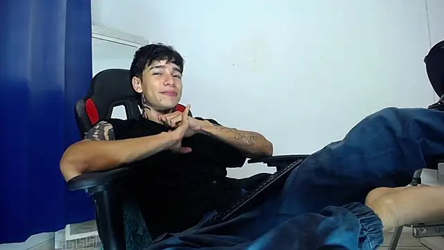 Zacktk7 online show from December 2024 02:08:02 AM