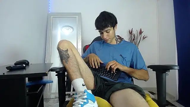 Zacktk7 online show from February 2025 08:02:02 PM