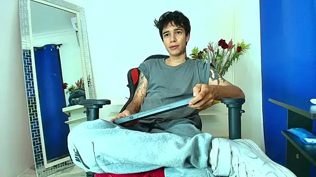 Zacktk7 online show from February 2025 08:18:01 PM