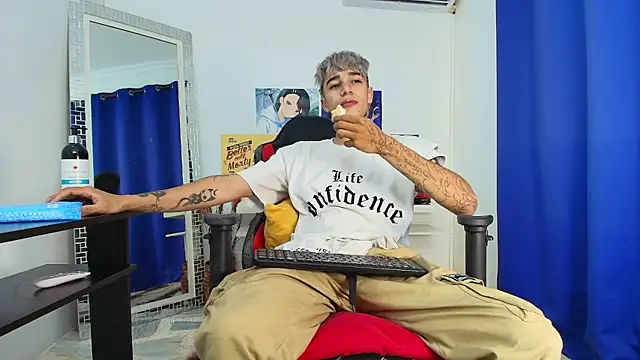 Zacktk7 online show from March 2025 08:23:02 PM