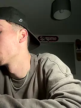 MikesWood21 online show from December 2024 02:25:02 AM