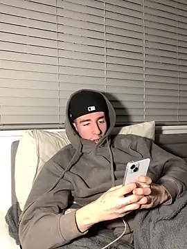 MikesWood21 online show from December 2024 01:26:01 AM