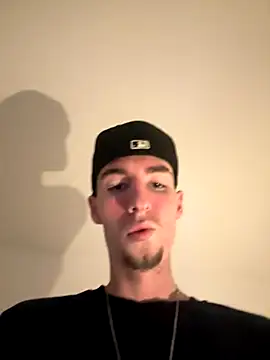 MikesWood21 online show from October 2025 11:16:01 PM