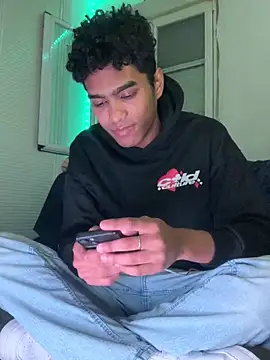 Snapshot of Ryan-hot chatting on October 2025 08:57:01 PM Ryan-hot online show from October 2025 08:57:01 PM