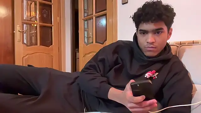 Snapshot of Ryan-hot chatting on December 2025 08:05:02 PM Ryan-hot online show from December 2025 08:05:02 PM