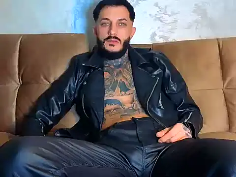 Snapshot of MentoXXL chatting on October 2025 05:22:01 PM MentoXXL online show from October 2025 05:22:01 PM