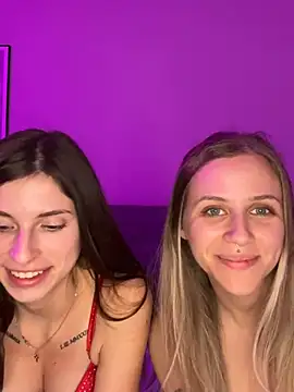 Snapshot of lunawolf21 chatting on December 2024 07:23:01 PM lunawolf21 online show from December 2024 07:23:01 PM