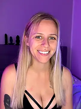 Snapshot of lunawolf21 chatting on September 2025 06:38:01 AM lunawolf21 online show from September 2025 06:38:01 AM