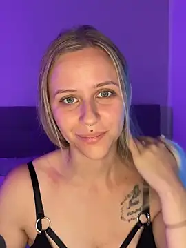 Snapshot of lunawolf21 chatting on October 2025 06:21:02 AM lunawolf21 online show from October 2025 06:21:02 AM