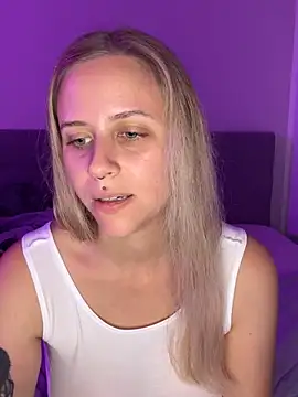 Snapshot of lunawolf21 chatting on October 2025 07:03:02 PM lunawolf21 online show from October 2025 07:03:02 PM