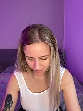 Snapshot of lunawolf21 chatting on November 2025 07:29:01 AM lunawolf21 online show from November 2025 07:29:01 AM