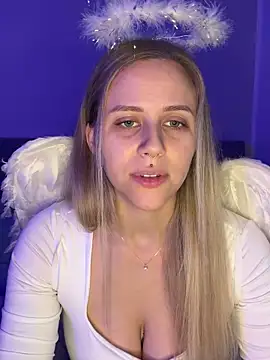 Snapshot of lunawolf21 chatting on December 2025 07:38:01 AM lunawolf21 online show from December 2025 07:38:01 AM