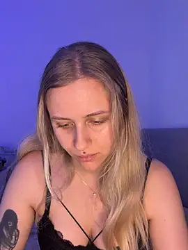 Snapshot of lunawolf21 chatting on March 2026 07:23:01 AM lunawolf21 online show from March 2026 07:23:01 AM