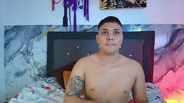 couple lovelyds online show from April 2026 08:59:01 PM