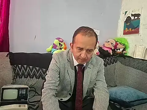 yazforeSolo online show from September 2025 03:01:02 PM