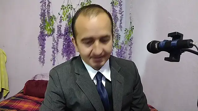 yazforeSolo online show from September 2025 02:30:02 PM