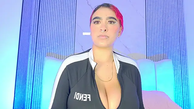 Sofia martiin online show from December 2025 03:04:02 AM