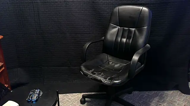 Snapshot of ScubaStevex chatting on November 2025 07:48:02 PM ScubaStevex online show from November 2025 07:48:02 PM