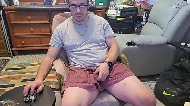 Snapshot of ScubaStevex chatting on December 2025 05:57:01 AM ScubaStevex online show from December 2025 05:57:01 AM