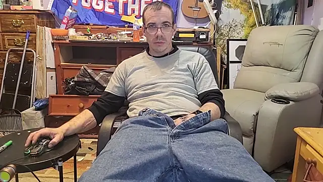 Snapshot of ScubaStevex chatting on February 2026 10:08:01 PM ScubaStevex online show from February 2026 10:08:01 PM