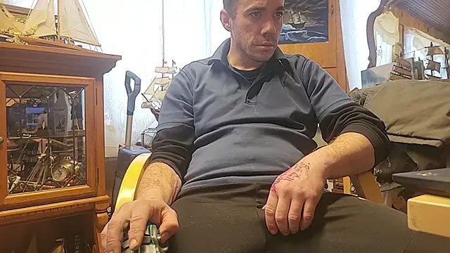 Snapshot of ScubaStevex chatting on February 2026 01:15:02 PM ScubaStevex online show from February 2026 01:15:02 PM