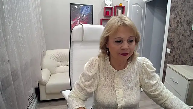 Snapshot of Milla_Cutie18 chatting on October 2025 05:19:01 AM Milla Cutie18 online show from October 2025 05:19:01 AM