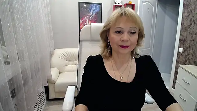 Snapshot of Milla_Cutie18 chatting on November 2025 04:56:01 AM Milla Cutie18 online show from November 2025 04:56:01 AM