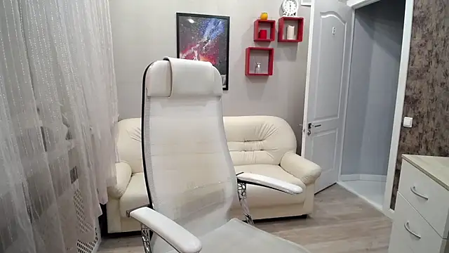 Snapshot of Milla_Cutie18 chatting on December 2025 06:44:01 AM Milla Cutie18 online show from December 2025 06:44:01 AM