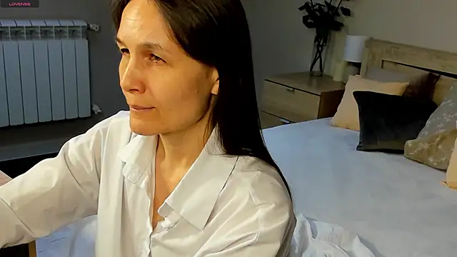 Snapshot of Lillian_White chatting on February 2025 07:04:02 AM Lillian White online show from February 2025 07:04:02 AM