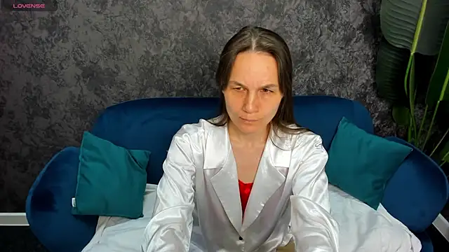 Snapshot of Lillian_White chatting on February 2025 06:44:02 AM Lillian White online show from February 2025 06:44:02 AM