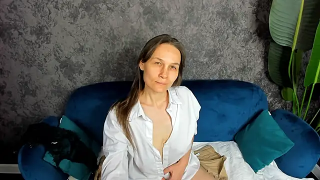 Snapshot of Lillian_White chatting on February 2025 10:39:01 AM Lillian White online show from February 2025 10:39:01 AM