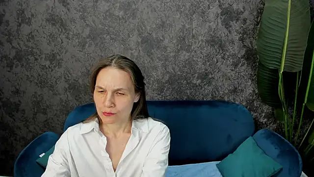 Snapshot of Lillian_White chatting on March 2025 05:03:02 PM Lillian White online show from March 2025 05:03:02 PM