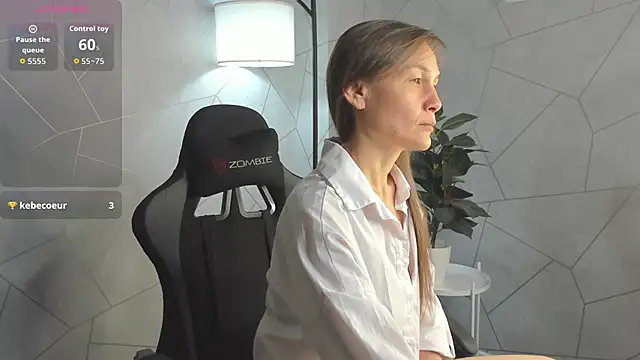 Snapshot of Lillian_White chatting on September 2025 12:54:01 AM Lillian White online show from September 2025 12:54:01 AM