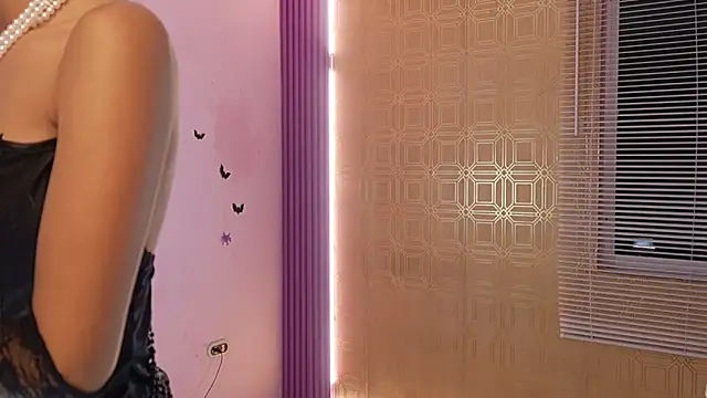 Snapshot of Bella19_ chatting on October 2025 09:38:02 PM Bella19 online show from October 2025 09:38:02 PM