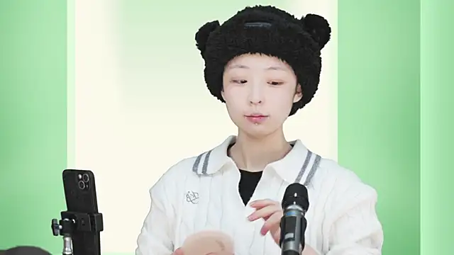 YT-lovebaby online show from December 2024 04:25:02 PM