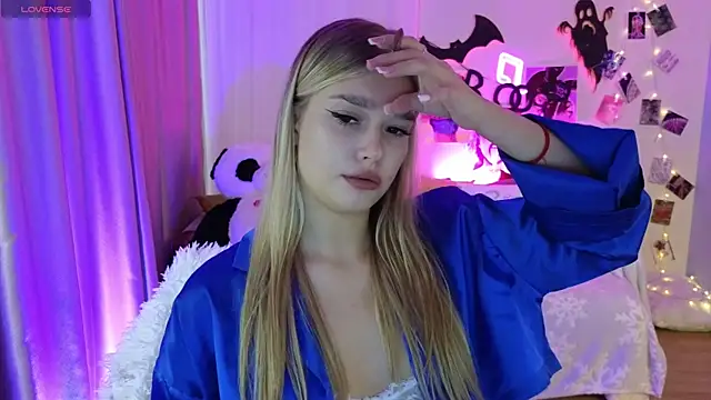 Snapshot of BattyMelody chatting on November 2025 12:05:02 PM BattyMelody online show from November 2025 12:05:02 PM