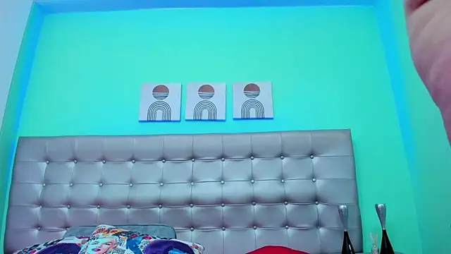 selena castillo online show from February 2025 03:51:01 AM