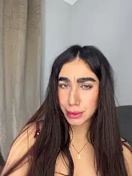 Snapshot of Meryem_Queen chatting on May 2026 08:27:02 PM Meryem Queen online show from May 2026 08:27:02 PM