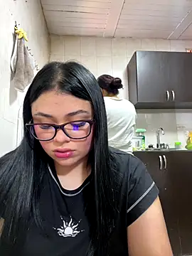 alissonfernandez  online show from September 2025 06:40:02 PM