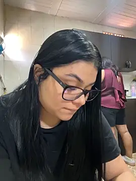 alissonfernandez  online show from September 2025 04:00:02 PM