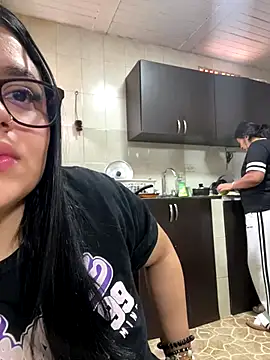 alissonfernandez  online show from September 2025 04:01:02 PM