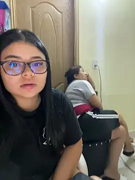 alissonfernandez  online show from February 2026 10:44:02 AM