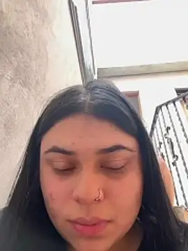 Snapshot of alissonfernandez_ chatting on June 2026 05:15:01 PM alissonfernandez online show from June 2026 05:15:01 PM