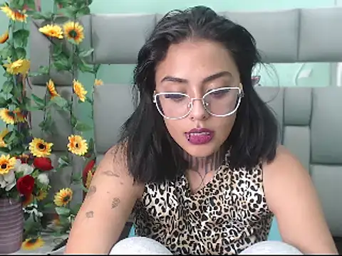 Snapshot of Lovely_celeste chatting on December 2024 09:33:01 AM Lovely celeste online show from December 2024 09:33:01 AM