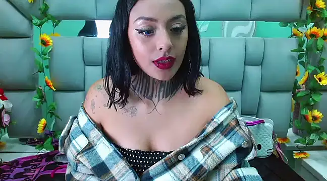 Snapshot of Lovely_celeste chatting on January 2025 03:25:02 AM Lovely celeste online show from January 2025 03:25:02 AM