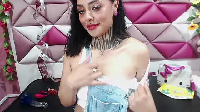 Snapshot of Lovely_celeste chatting on February 2025 03:18:02 AM Lovely celeste online show from February 2025 03:18:02 AM